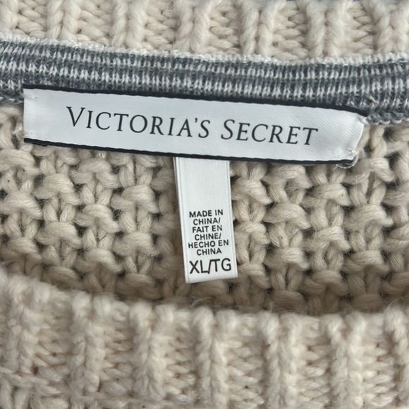 Cozy Multicolor Knit Sweater - Picture 12 of 16